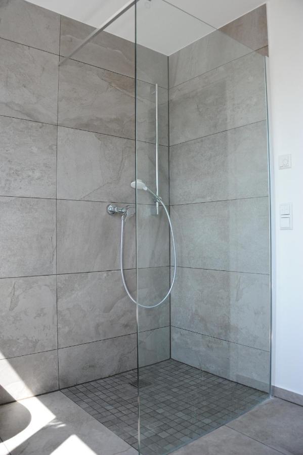 Kleine Studio-Wohnung, Kontaktloser Check-In Meckenbeuren Bagian luar foto